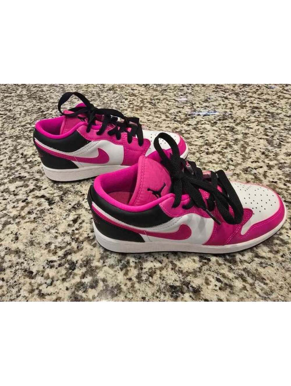 Nike Air Jordan 1 Low Youth Size 4